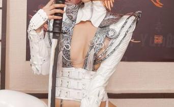 图片里的纱梦夏季，Choi Ji Yun的写真怎么这么奇葩？